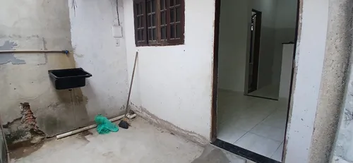 Kitinet De Laje Podendo Construir Em Cima. Pequeno Quintal