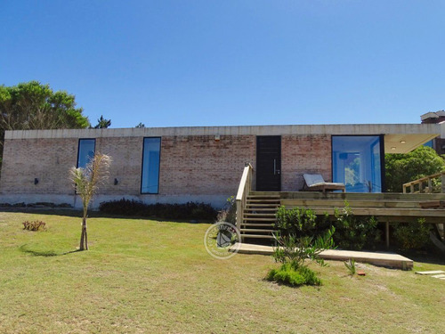 Moderna Casa Frente Al Mar En La Aguada, La Paloma