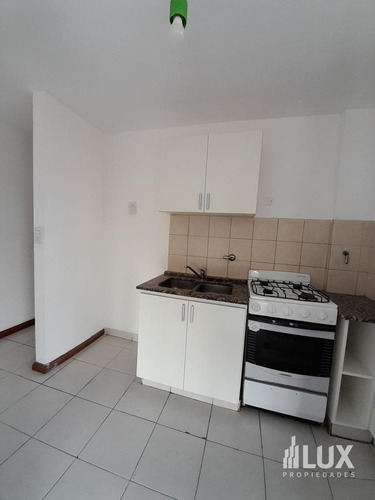 Imagen 8 de 22 de Alquiler - Departamento - Un Dormitorio - Balcon - República De La Sexta - Siberia - Unr