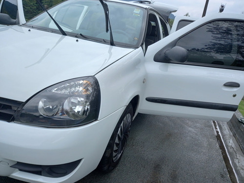 Renault Clio 1.0 16v Authentique Hi-flex 5p