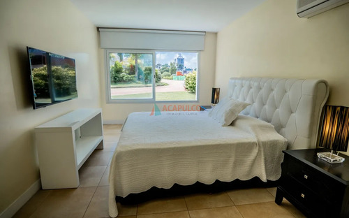Mansa Lujosa Residencia En Barrio Privado