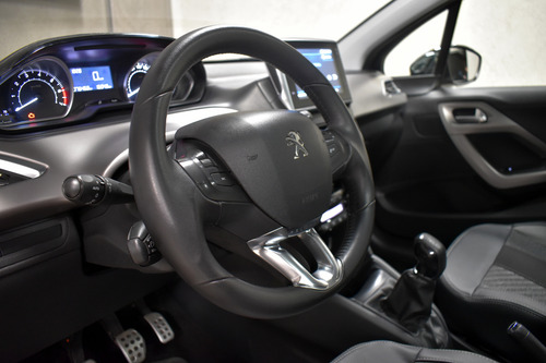Peugeot 208 1.6 Feline