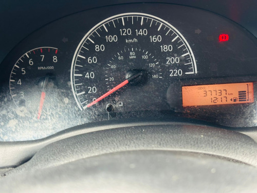 Nissan Versa 1.6 Sense Mt