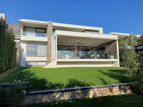 Casa Lujo Nueva En Condominio