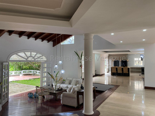 Ss: Vende Casa 25-4103 En La Lagunita Country Club De 709 M2, 5h/7b/20pe