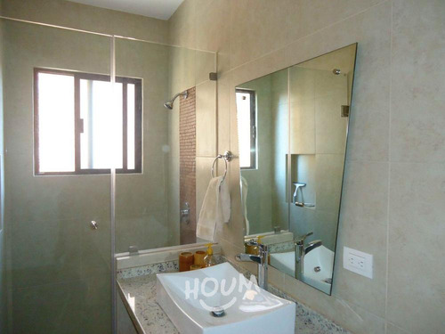 Casa En Jacarandas, Querétaro Con 3 Recámaras, 392 M², Id: 155560