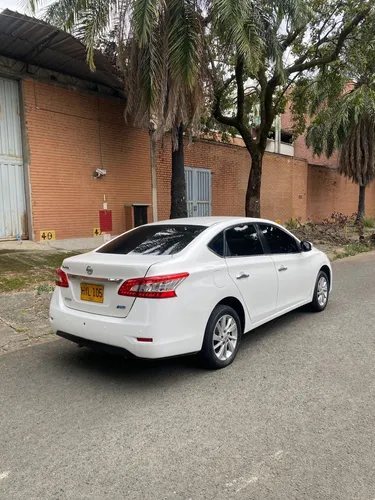 Nissan Sentra 1.8 B17 Advance