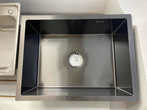 Imagen 3 de 4 de Pileta De Cocina Negra Mate Acero 304 Acra