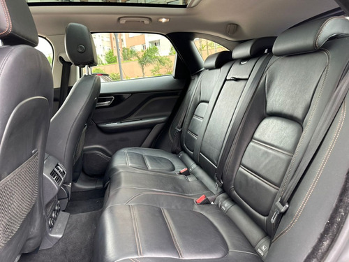 Jaguar F-PACE 2.0 Prestige 5p Gasolina