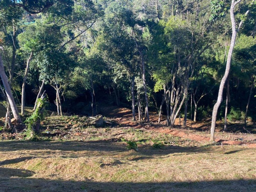 Bela Chácara Área De 3.000 M², Duas Casas 06 Dormitórios !!