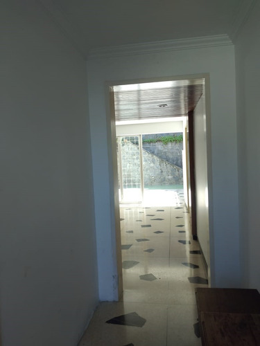 Se Vende Casa En San Bernardino 380m2 T - 760m2 C