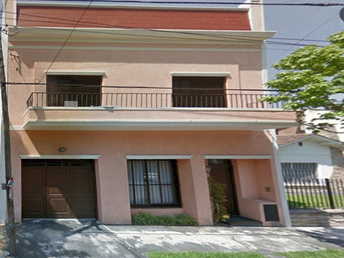 Casa Espaciosa En Victoria Con Cocina Nueva Y Techos De Doble Altura