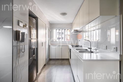 Departamento - 4 Ambientes Y Dependencias - Con Balcón, Baulera Y Cochera - Belgrano R - Venta