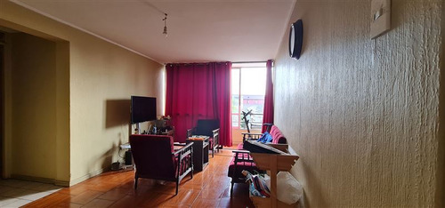 Depto En Venta De 3 Dorm. / 2 Baños / Metro Cumming