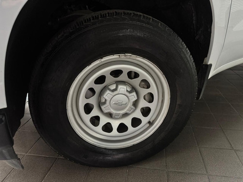 Chevrolet Silverado 4.3 V6 1500 WT Cabina Regular 4x2 At