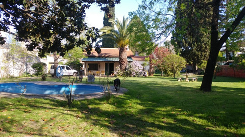 Casa 3 Amb En 1 Planta Con Gran Terreno. Inmejorable Ubicacion.