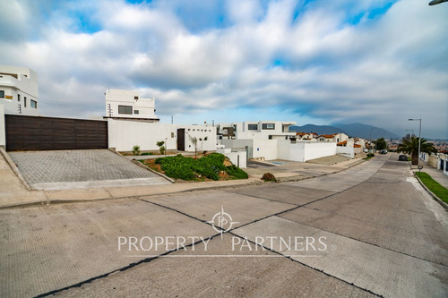 Casa Nueva Y Exclusiva En Sector Peñuelas
