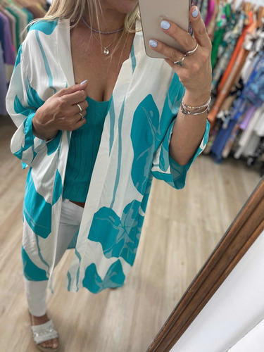 Imagen 3 de 9 de Kimono Estampado Mujer The Big Shop