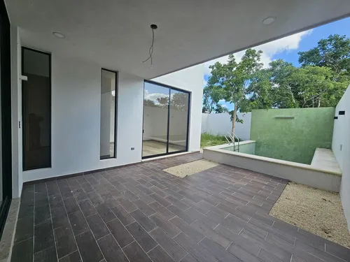 Casa En Venta Con 4 Recámaras Y Alberca En Mérida