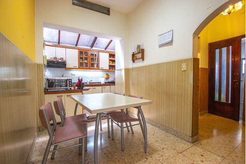 Imagen 12 de 30 de Venta Casa Lote Propio 7 Ambientes En Pompeya