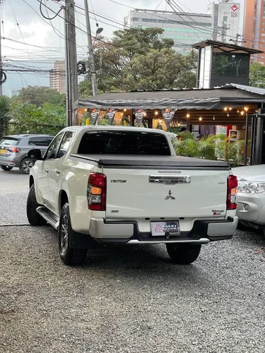Mitsubishi L200 Triton 2021 Automatica 2.4cc Kms 62.000