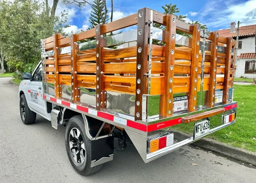 Nissan Frontier Np300 2.4 Mt 4x2 Estacas