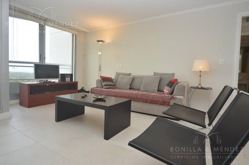 Ocean Drive 2, Unidad De 2 Dormitorios, 2 Baños, Garage!
