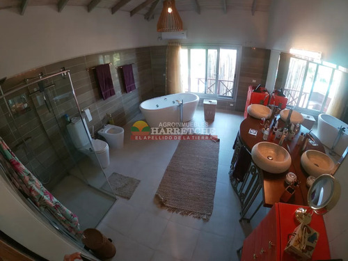 Chalet De Lujo En Venta 4 Dormitorios,5 Baños, Piscina, Garaje, Costa. Maldonado