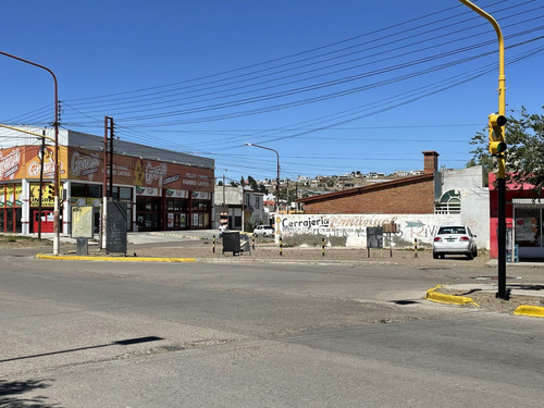 Imagen 3 de 10 de Retasado! Excelente Esquina Céntrica C/ Proyecto 5 Pisos