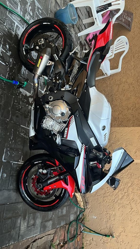 Imagen 10 de 11 de Yamaha R1