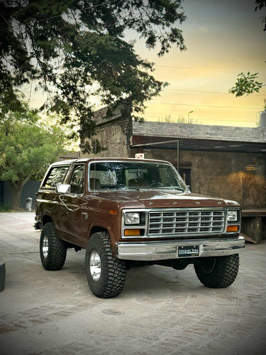 Ford Bronco V8