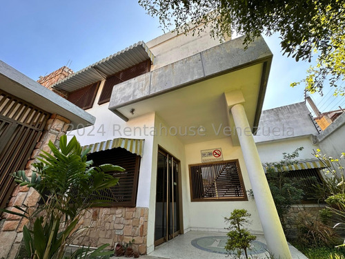 Edificio Comercial En Venta Con Oficinas Local Deposito Ascensor Carga Banco De Transformadores Cerco Electrico Mobiliario Almacen Estef 24-15246