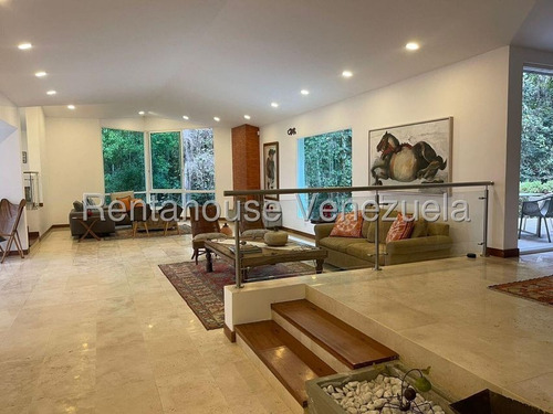 Casa En Venta En Alto Hatillo Remodelada Piscina Caracas Casas Angela Tochon
