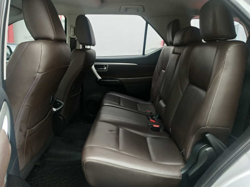 Imagen 7 de 15 de Toyota Sw4 4x4 Srx 2.8 Tdi At 7a 2017