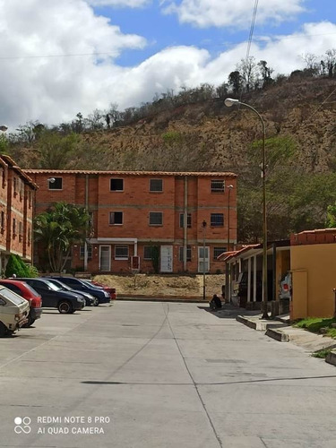 Imagen 1 de 17 de Town House En Venta. Detrás Del Centro Comercial Buenaventura.