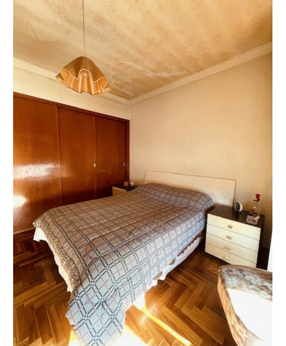 Venta Ph 4 Amb. C/ Dep. Primer Piso. Chauvin