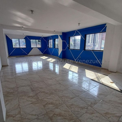 Edificio Con Oficinas, Area De Deposito, 750 Mts En Venta Av Bolivar Valencia Carabobo Lf24-16394