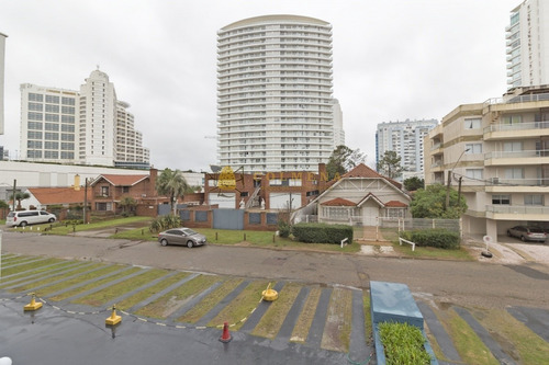 Apartamento A 1 Cuadra De La Playa Mansa - Consulte!!!!!!- Ref: 3914