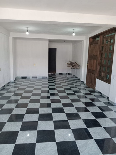 Oficina En Renta 40m2, Col. 2da Amp. Santiago Acahualtepec, Iztapalapa.