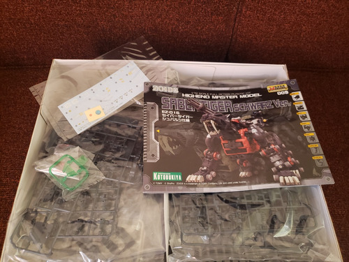 Zoids Kotobukiya Saber Tiger Schwarz Ver. Ez-016 (Usado)
