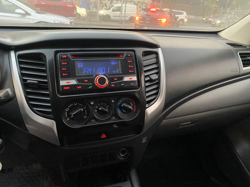 Imagen 11 de 11 de Mitsubishi L-200 2.4 Katana Crt 2017