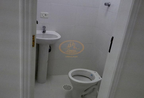 Sala Comercial Localizado(a) No Bairro Gonzaga Em Santos / Santos - 5302