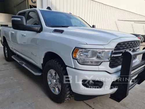 Dodge Ram 2500 8 Birlos Heavy Duty 2024 Nivel V-plus