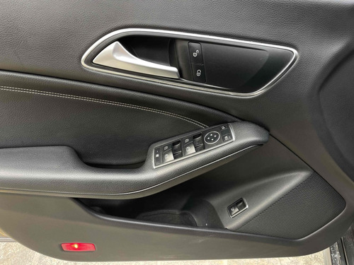 Mercedes-Benz CLA 180 1.6 CGI GASOLINA 7G-DCT