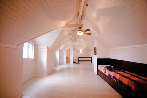 Imagem 10 de 30 de Fabulosa Casa No Condomínio Terra Mater, Semi-mobiliada Com 5 Suítes, Sendo Uma Máster E 4 Vagas. - Reo585267