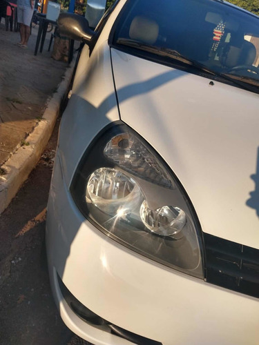 Renault Clio 2007 1.0 16v Authentique Hi-flex 3p
