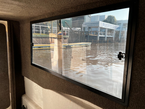 Tracker Cabinado Benavidez 8mts Mercruiser 260hp V8 Inyec