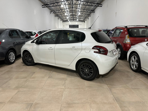 Peugeot 208 1.6 Allure