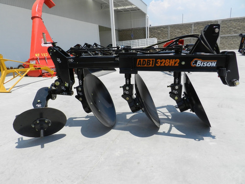 Imagen 4 de 11 de Arado Agricola 3 Discos Hidraulico Marca Bison P Tractor