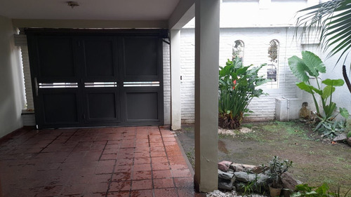 Casa En Venta En Barrio Feput